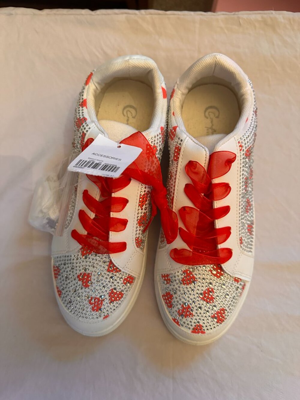 NWT Cato embellished sneaker size 8